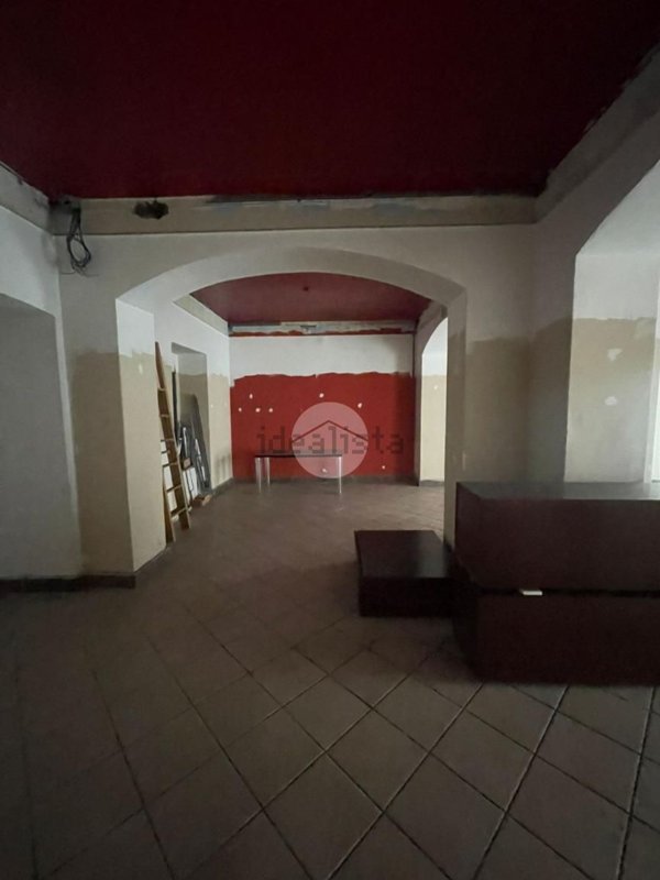 negozio in affitto a Bergamo in zona Redona