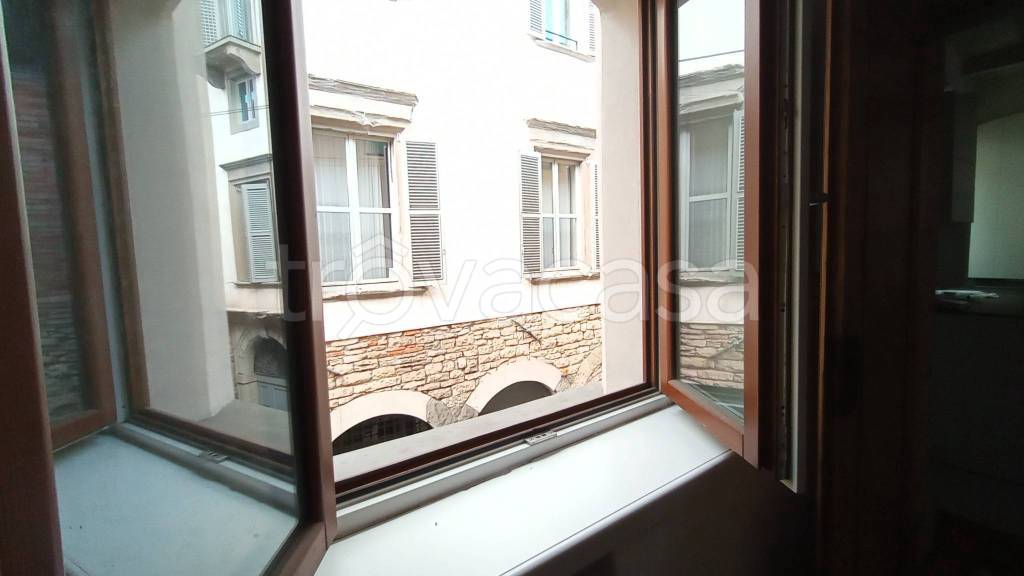 appartamento in affitto a Bergamo in zona Borgo Canale