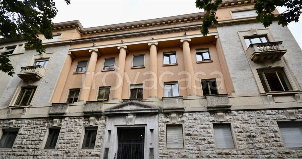 ufficio in affitto a Bergamo in zona Città Alta