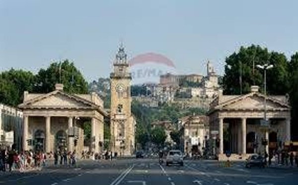 negozio in affitto a Bergamo in zona Borgo Pignolo