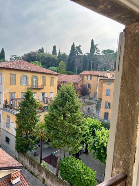 appartamento in affitto a Bergamo in zona Città Alta