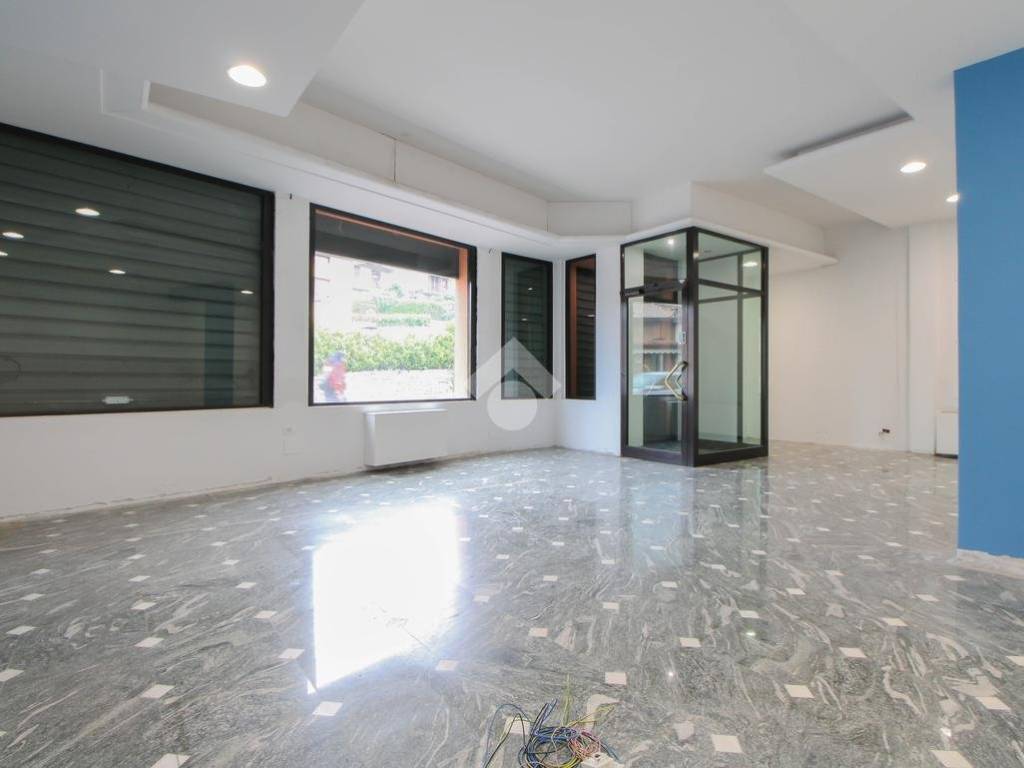 negozio in affitto a Bergamo in zona Borgo Palazzo