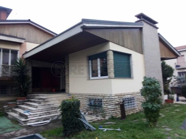 casa indipendente in affitto a Bergamo in zona Celadina