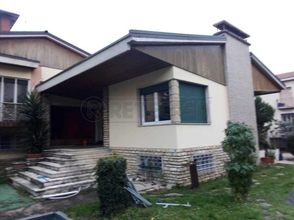 casa indipendente in affitto a Bergamo in zona Celadina