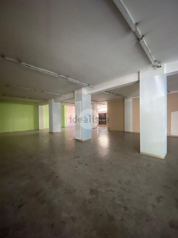 negozio in affitto a Bergamo in zona Borgo Pignolo