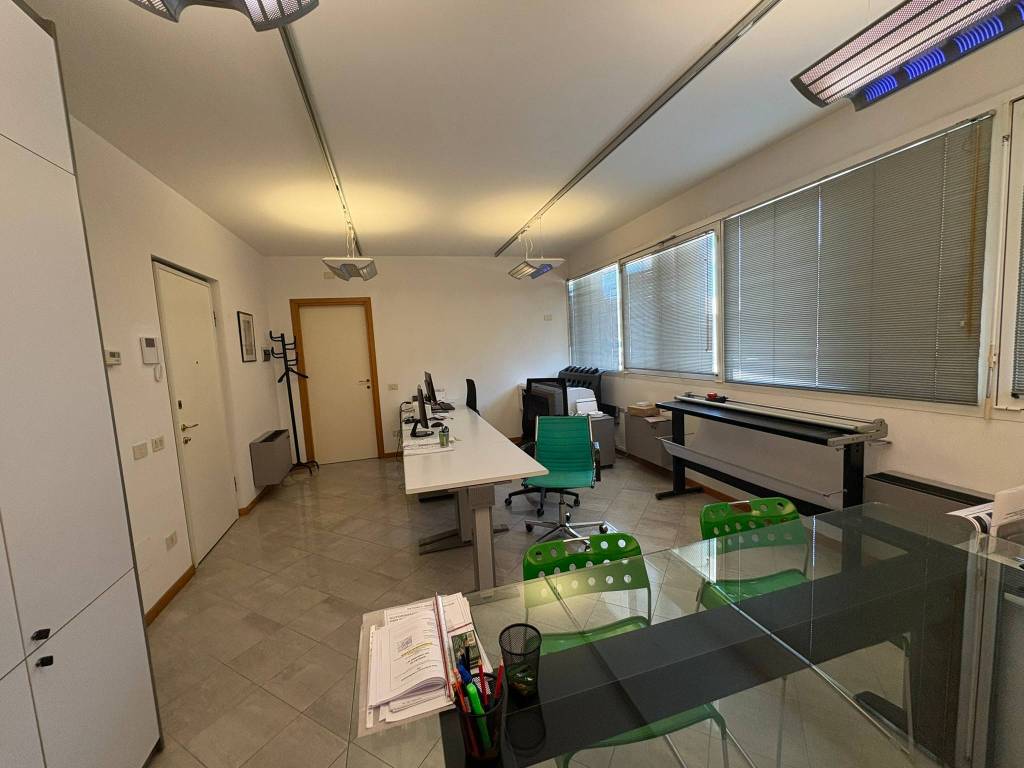 ufficio in affitto a Bergamo in zona Redona