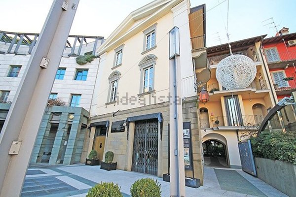 negozio in affitto a Bergamo in zona Città Alta