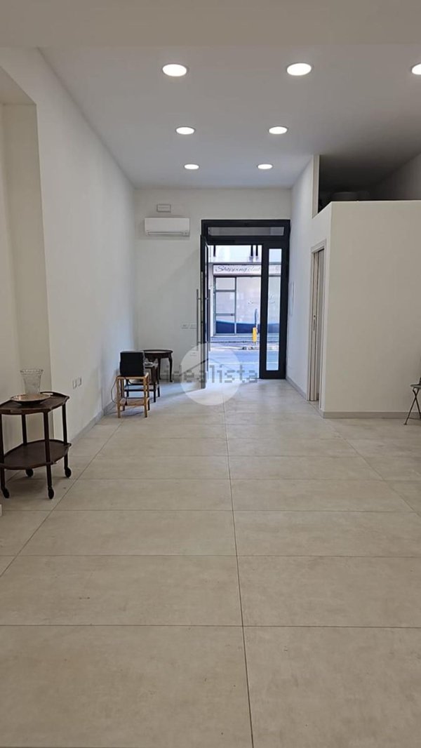 negozio in affitto a Bergamo in zona Borgo Palazzo
