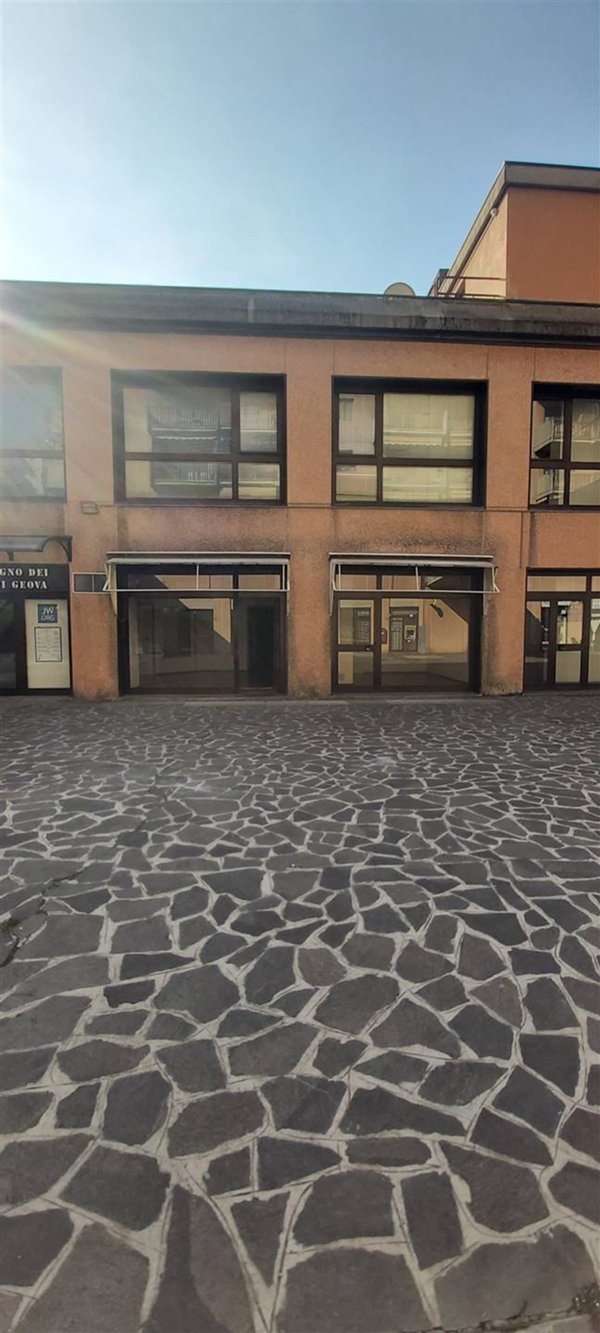negozio in affitto a Bergamo in zona Monterosso