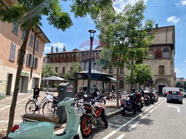 negozio in affitto a Bergamo in zona Borgo Pignolo