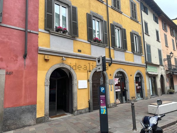 negozio in affitto a Bergamo in zona Borgo Santa Caterina