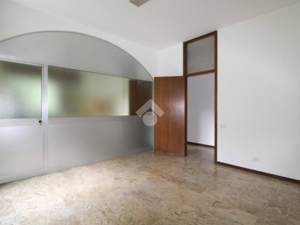 ufficio in affitto a Bergamo in zona Longuelo