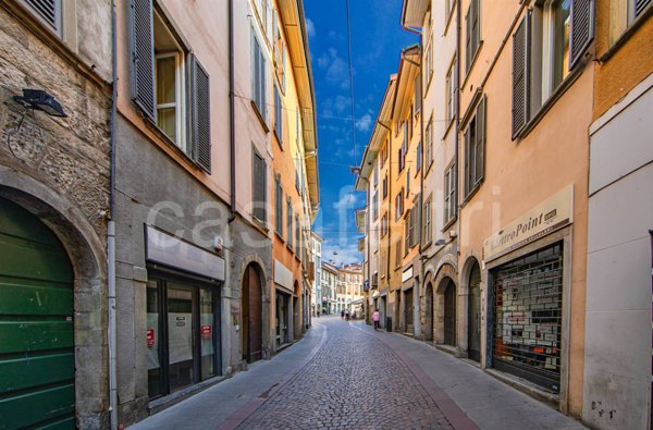 negozio in affitto a Bergamo in zona Città Alta