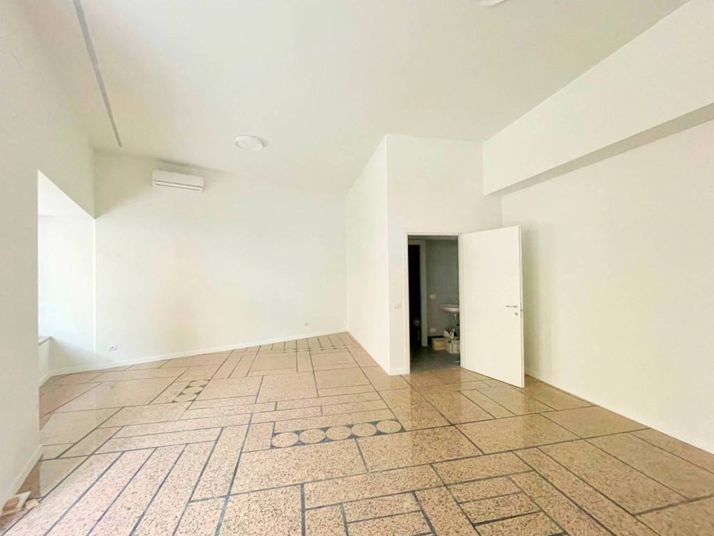 negozio in affitto a Bergamo in zona Bergamo Centro