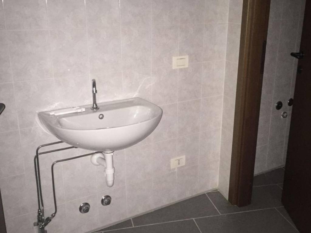 negozio in affitto a Bergamo in zona Malpensata