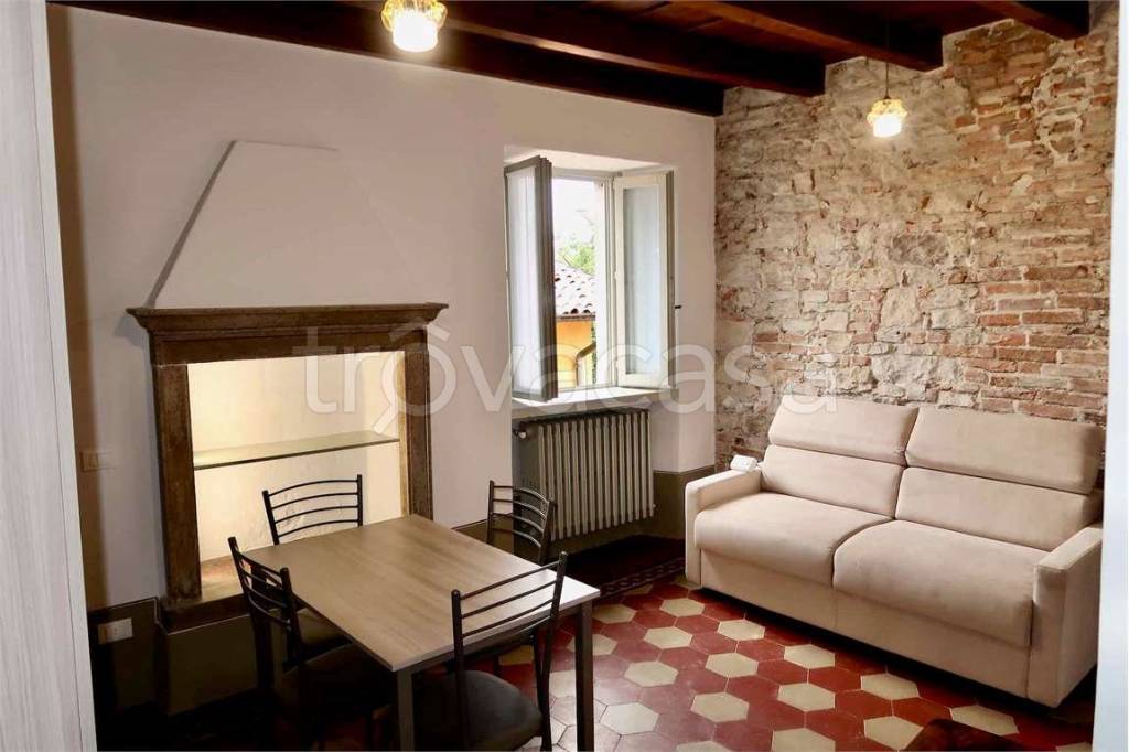 appartamento in affitto a Bergamo in zona Borgo Santa Caterina