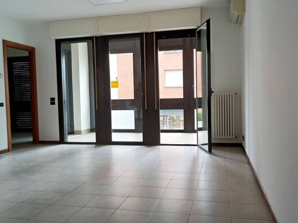 ufficio in affitto a Bergamo in zona Redona