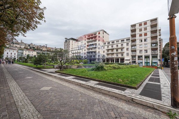 negozio in affitto a Bergamo in zona Borgo Pignolo