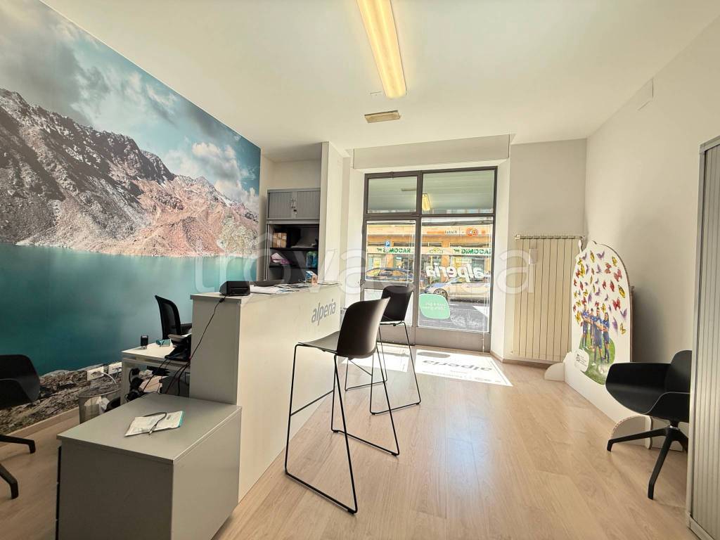 negozio in affitto a Bergamo in zona Borgo Palazzo