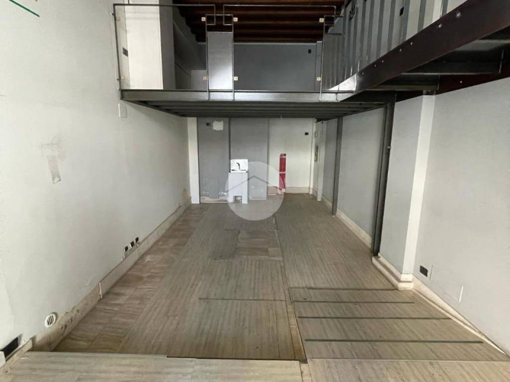 negozio in affitto a Bergamo in zona Borgo Palazzo