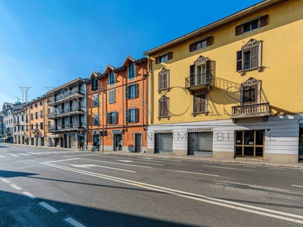 negozio in affitto a Bergamo in zona Redona