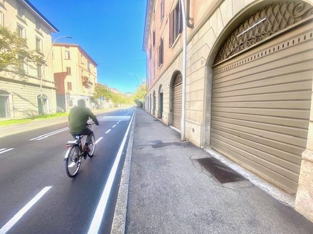 negozio in affitto a Bergamo in zona Longuelo