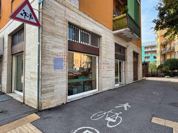 negozio in affitto a Bergamo in zona Boccaleone