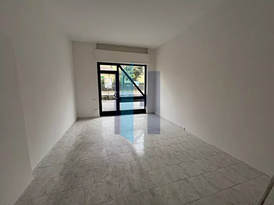 negozio in affitto a Bergamo in zona Longuelo