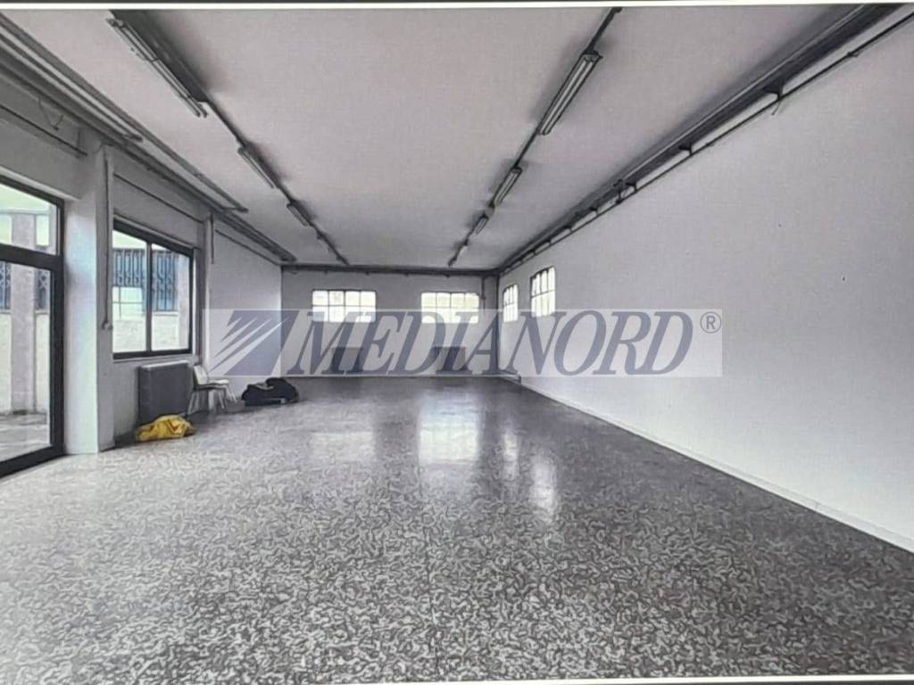 negozio in affitto a Bergamo in zona Valtesse/Valverde