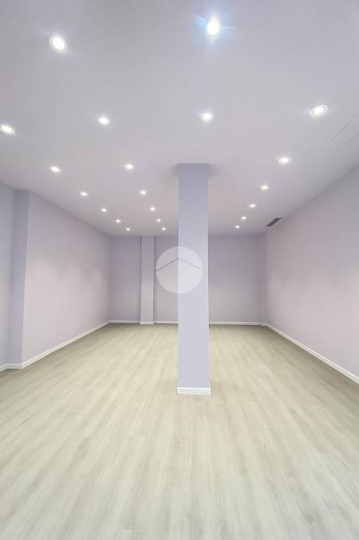 negozio in affitto a Bergamo in zona Campagnola