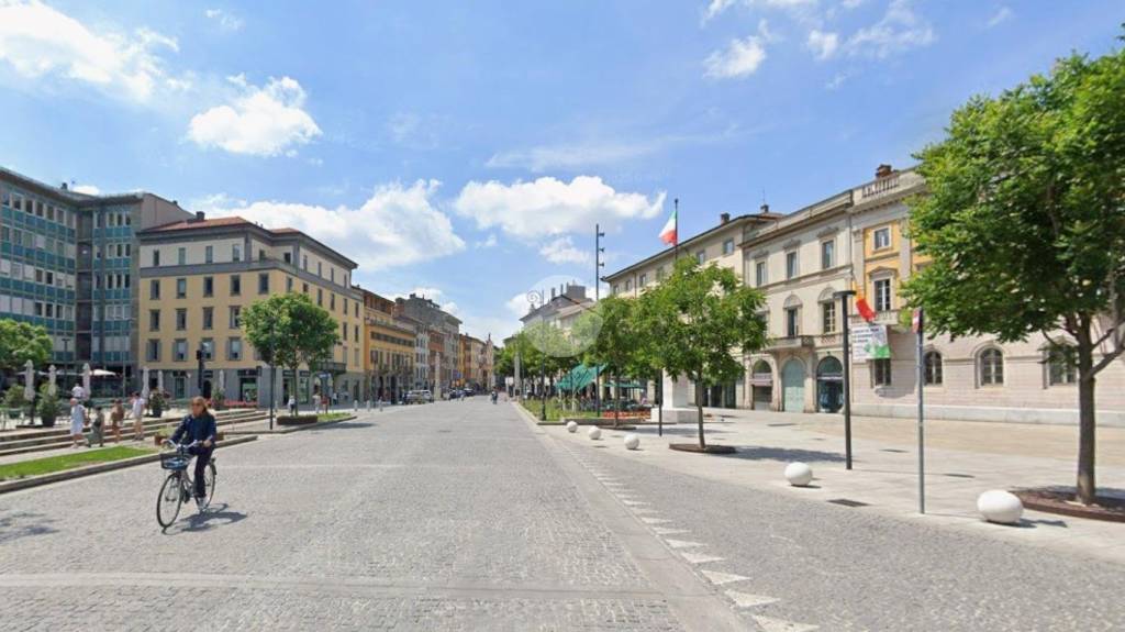 negozio in affitto a Bergamo in zona Bergamo Centro