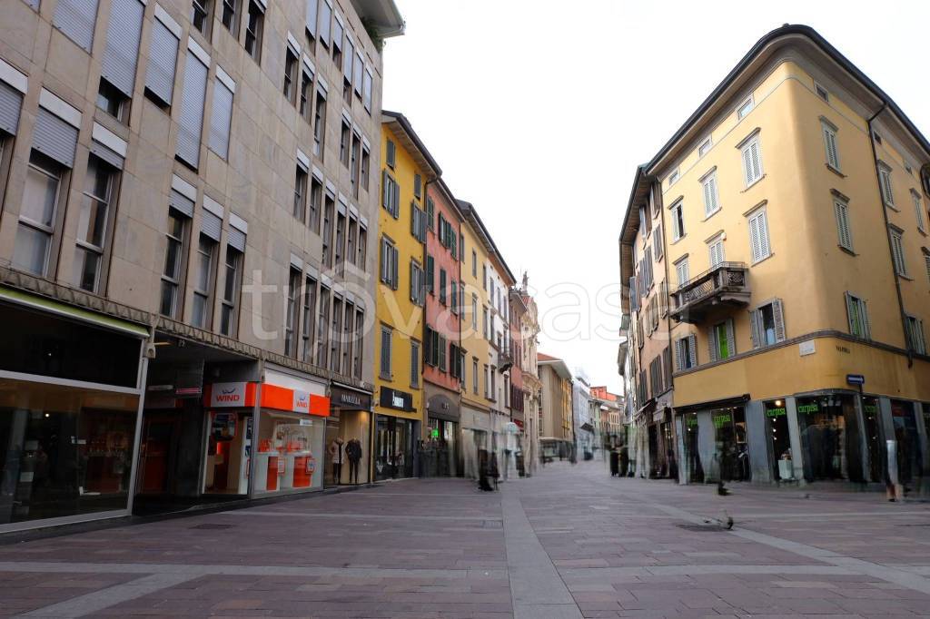 negozio in affitto a Bergamo in zona Bergamo Centro