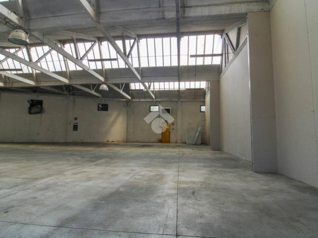 locale commerciale in affitto a Bergamo in zona Borgo Palazzo