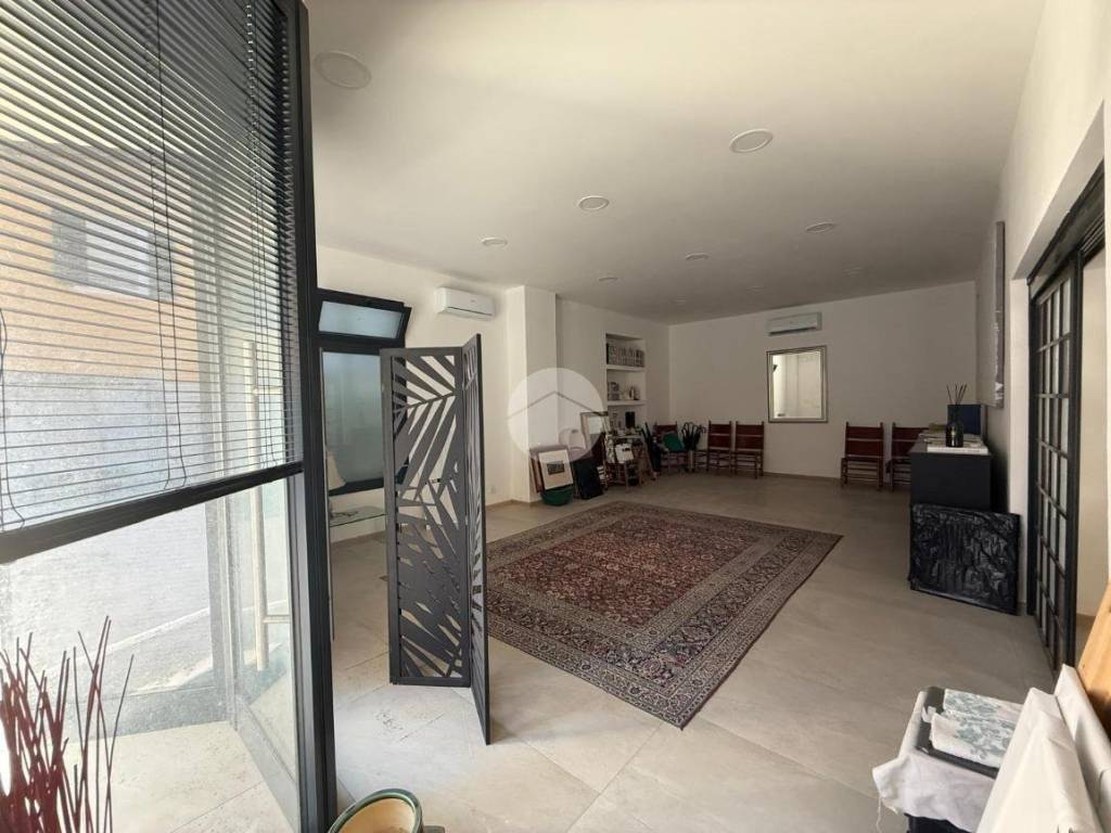 negozio in affitto a Bergamo in zona Borgo Palazzo