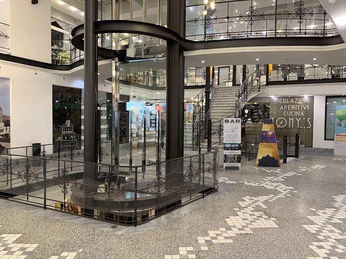 negozio in affitto a Bergamo in zona Borgo Palazzo