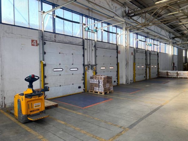 locale commerciale in affitto a Bergamo in zona Canovine