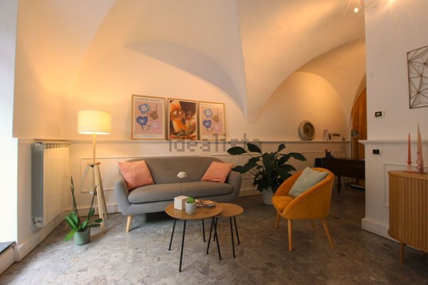 negozio in affitto a Bergamo in zona Borgo Santa Caterina