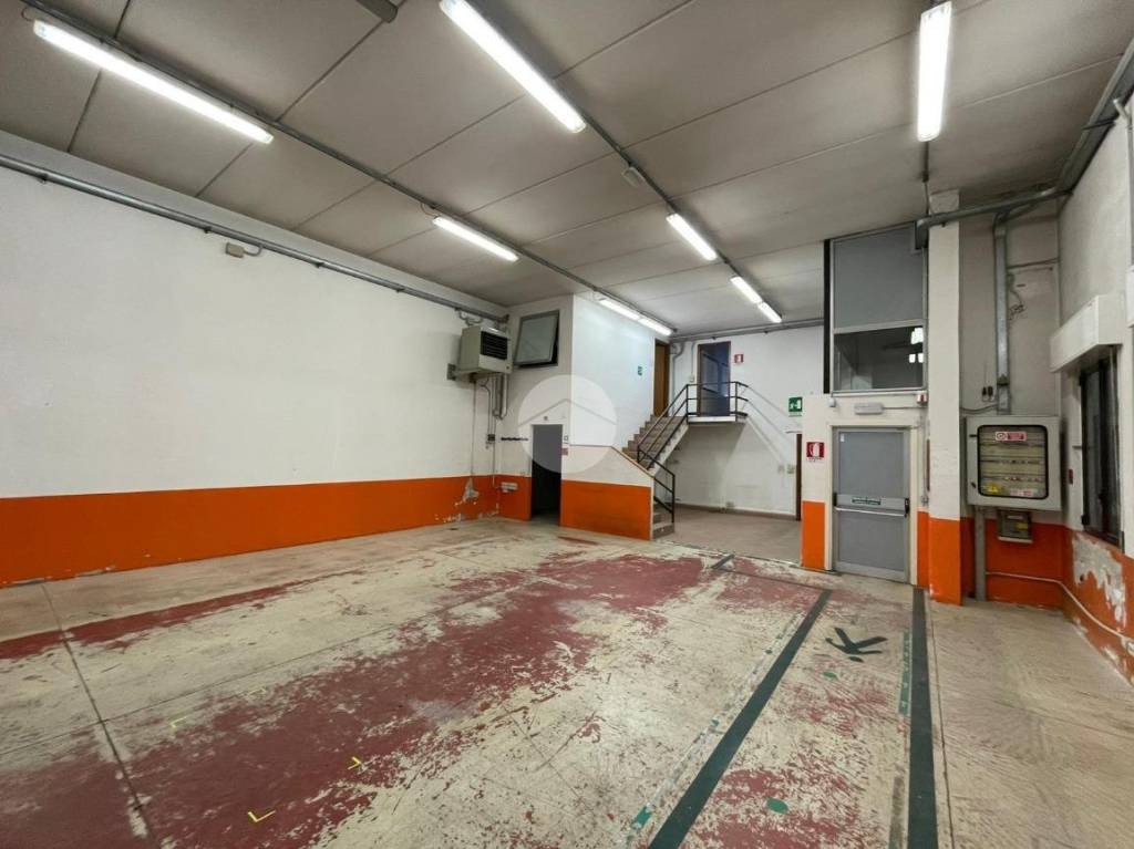 locale commerciale in affitto a Bergamo in zona Borgo Palazzo