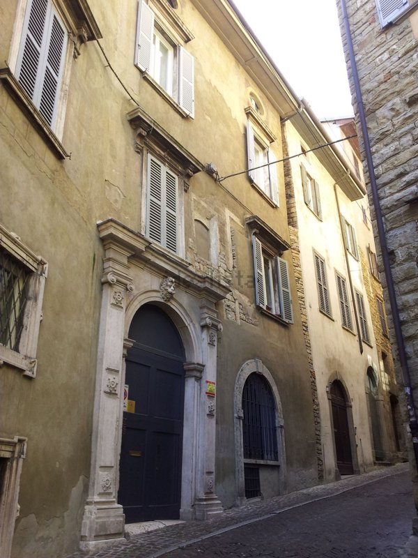 appartamento in affitto a Bergamo in zona Città Alta