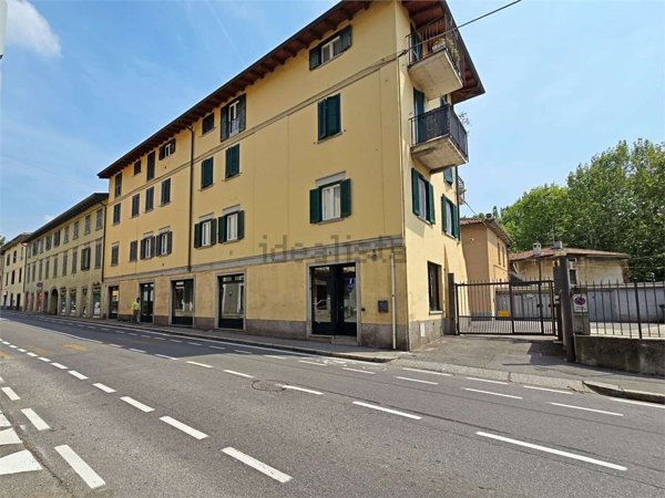 locale commerciale in affitto a Bergamo in zona Borgo Santa Caterina