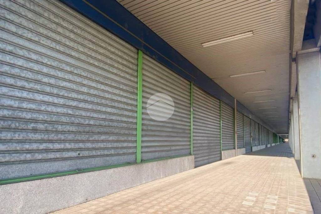 locale commerciale in affitto a Bergamo in zona Campagnola