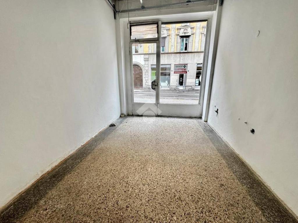 negozio in affitto a Bergamo in zona Borgo Palazzo