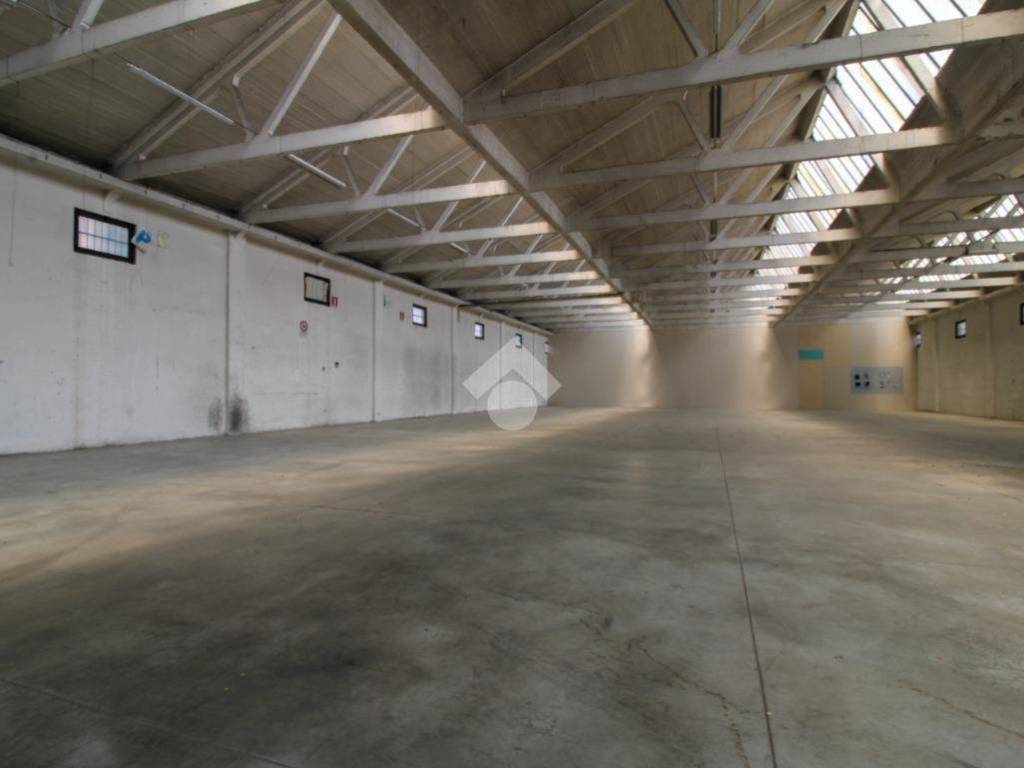 locale commerciale in affitto a Bergamo in zona Borgo Palazzo