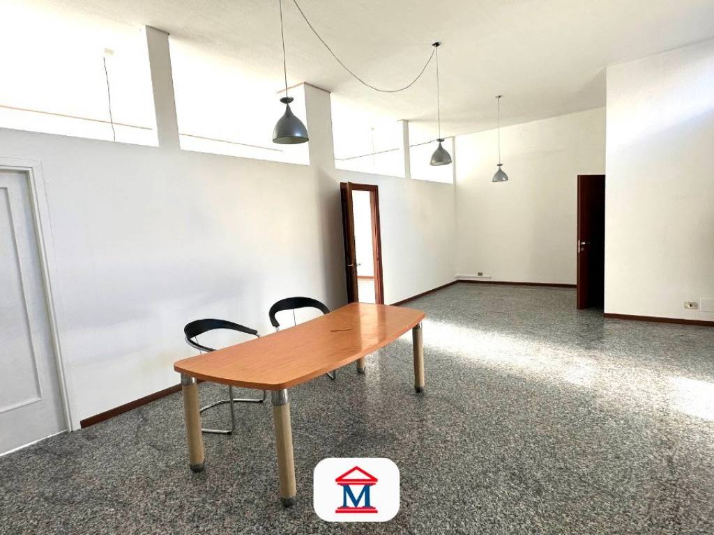 negozio in affitto a Bergamo in zona Monterosso