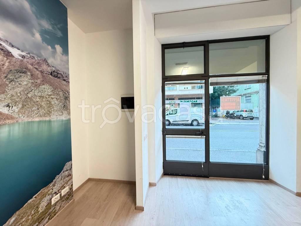 negozio in affitto a Bergamo in zona Borgo Palazzo