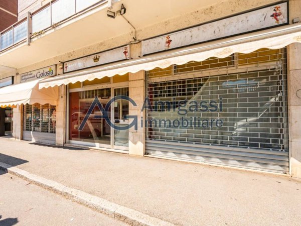 negozio in affitto a Bergamo in zona Longuelo