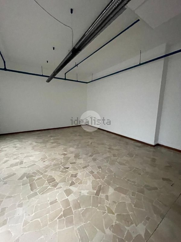 negozio in affitto a Bergamo in zona Borgo Palazzo