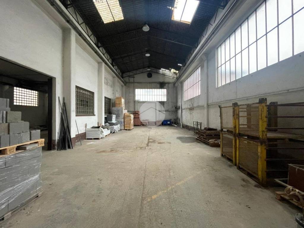 locale commerciale in affitto a Bergamo in zona Borgo Palazzo