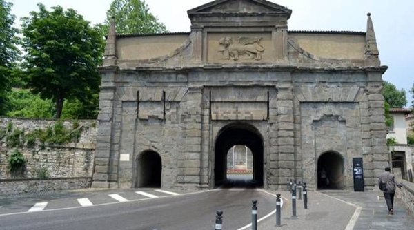 appartamento in affitto a Bergamo in zona Borgo Pignolo