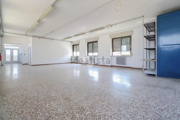 negozio in affitto a Bergamo in zona Valtesse/Valverde